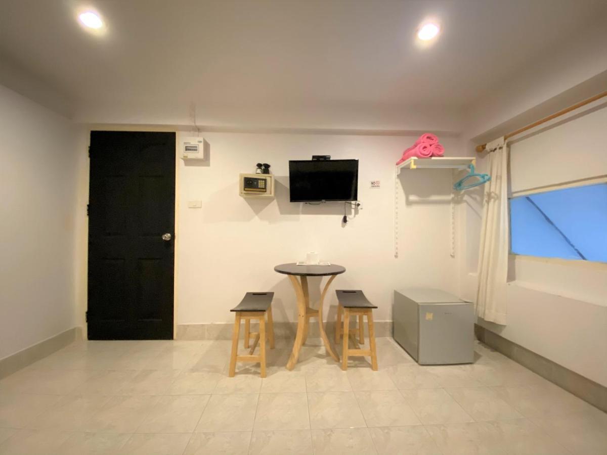 Som Guesthouse Patong Exteriér fotografie